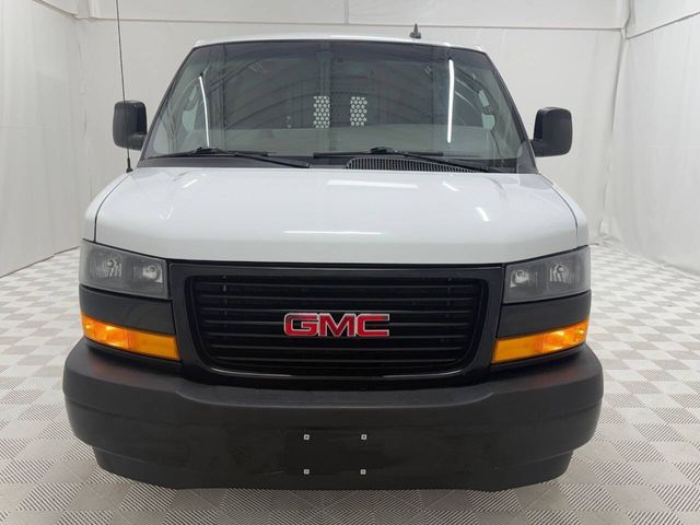 2018 GMC Savana Base