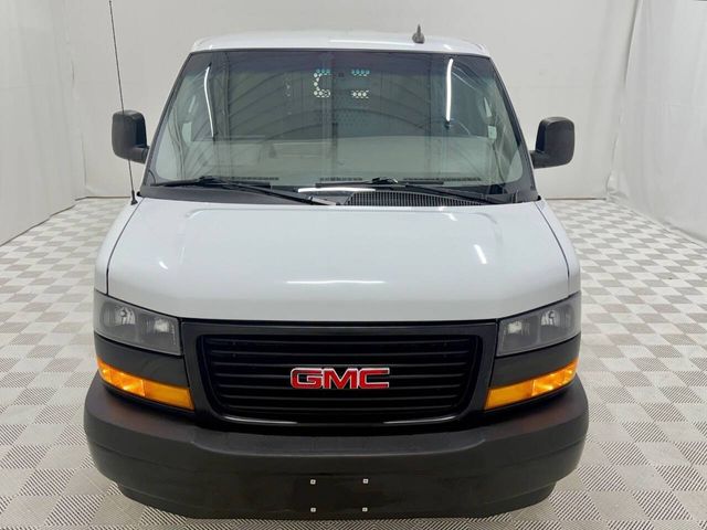 2018 GMC Savana Base