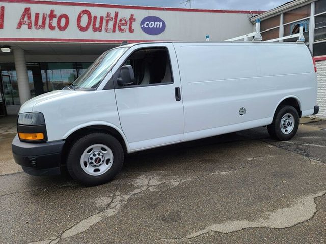 2018 GMC Savana Base