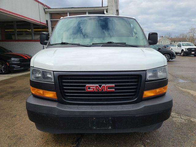 2018 GMC Savana Base