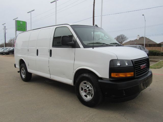 2018 GMC Savana Base