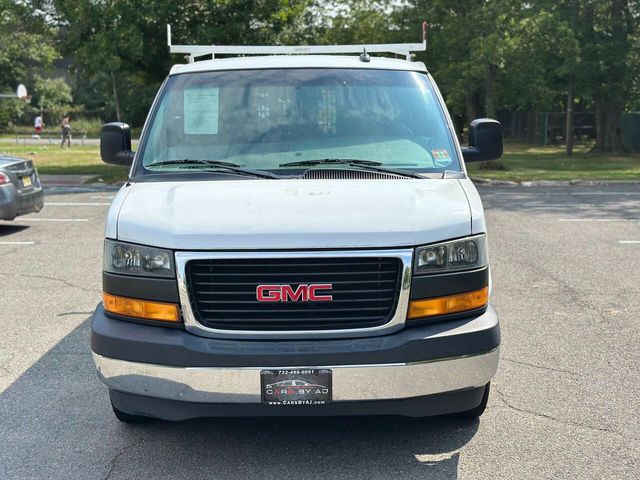 2018 GMC Savana Base