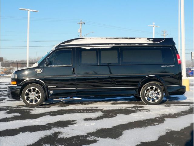 2018 GMC Savana Base