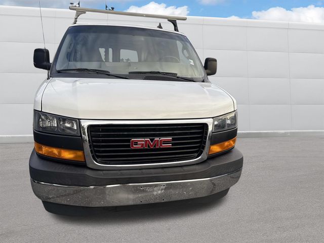 2018 GMC Savana Base