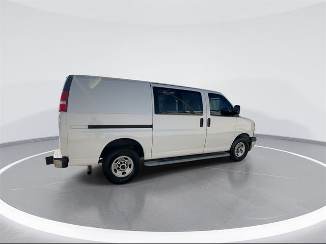 2018 GMC Savana Base