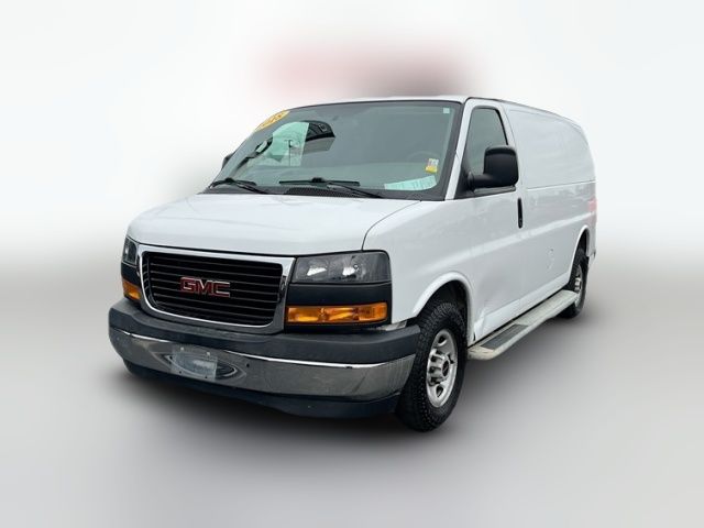 2018 GMC Savana Base