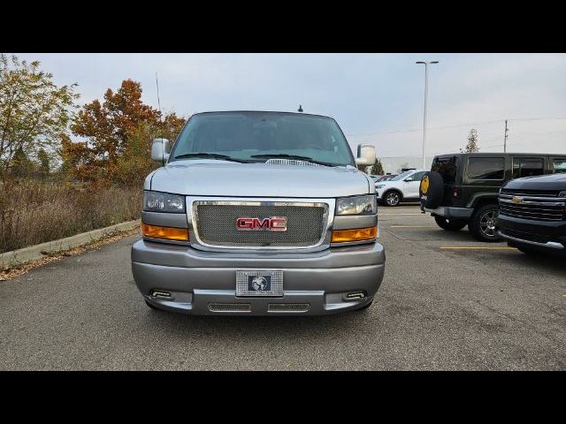 2018 GMC Savana Base