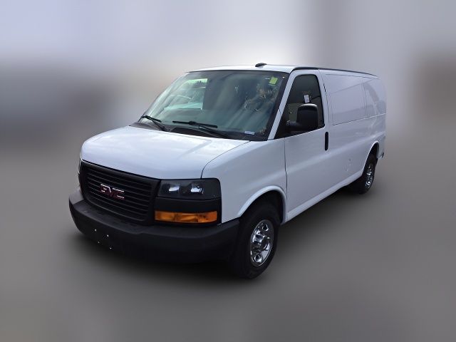 2018 GMC Savana Base