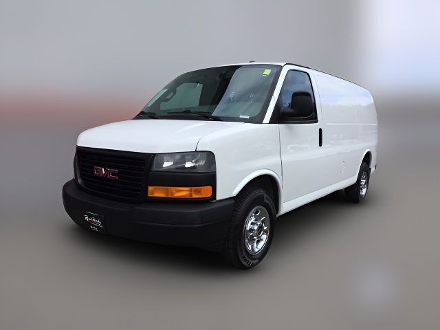 2018 GMC Savana Base