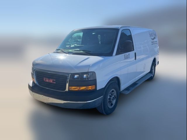 2018 GMC Savana Base