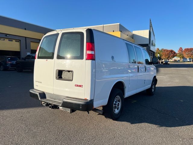 2018 GMC Savana Base