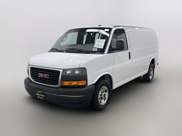 2018 GMC Savana Base