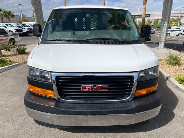 2018 GMC Savana Base