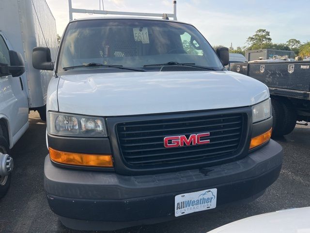 2018 GMC Savana Base