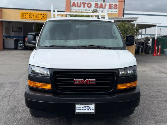 2018 GMC Savana Base