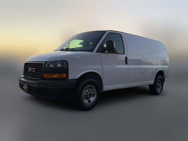 2018 GMC Savana Base