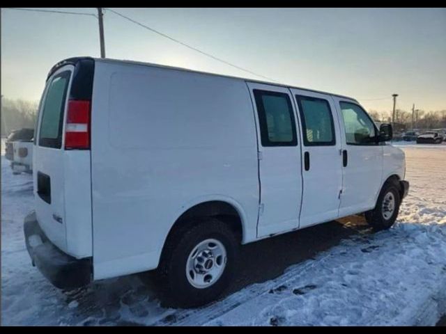 2018 GMC Savana Base