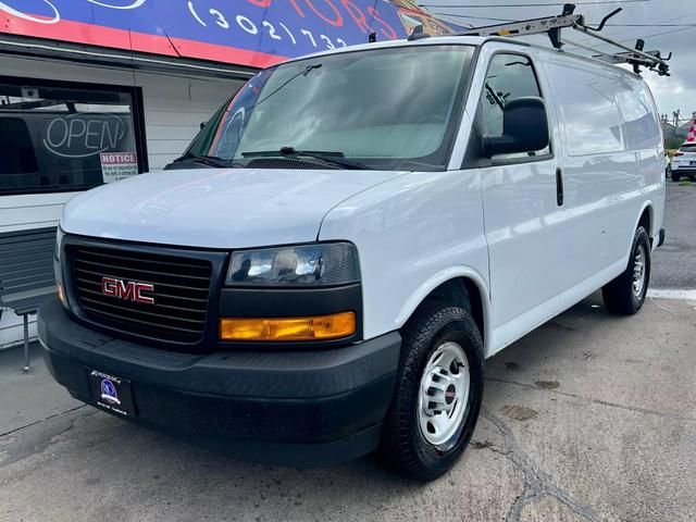 2018 GMC Savana Base