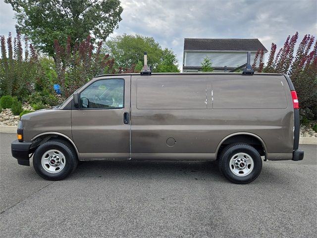 2018 GMC Savana Base