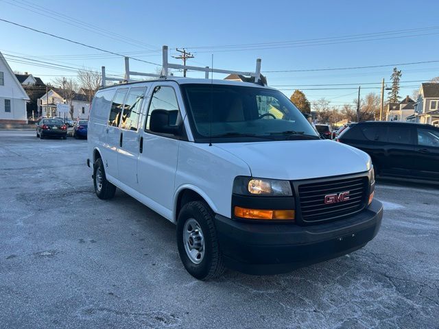 2018 GMC Savana Base