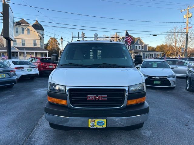 2018 GMC Savana Base