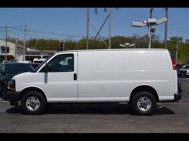 2018 GMC Savana Base