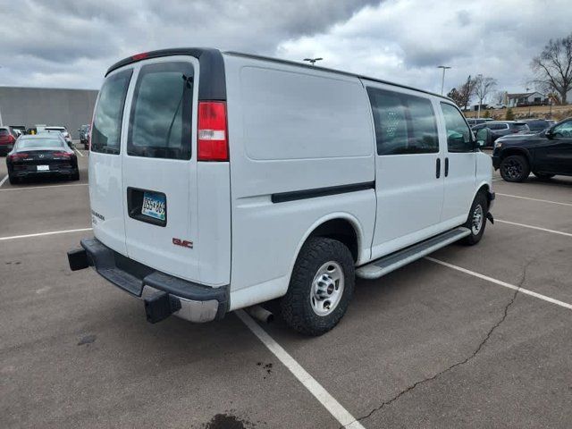 2018 GMC Savana Base