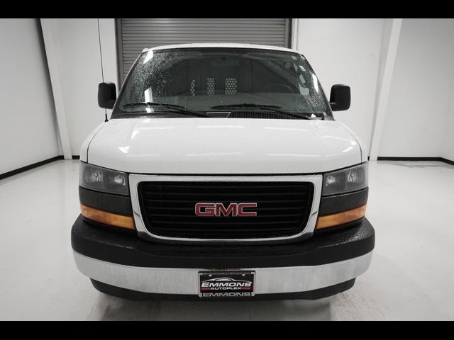 2018 GMC Savana Base