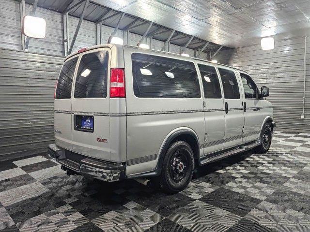 2018 GMC Savana Base