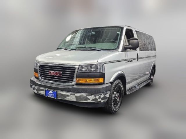 2018 GMC Savana Base