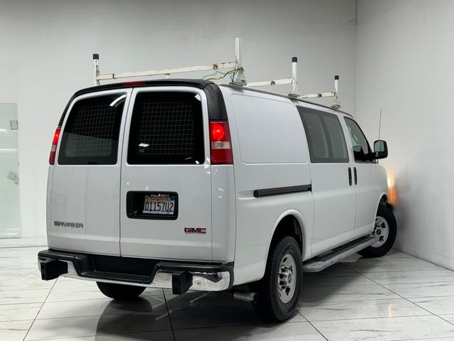 2018 GMC Savana Base