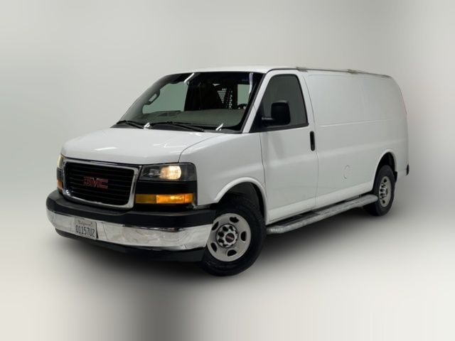 2018 GMC Savana Base