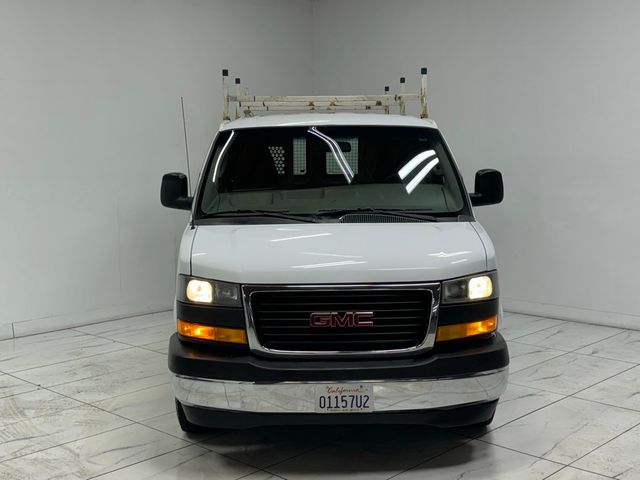 2018 GMC Savana Base