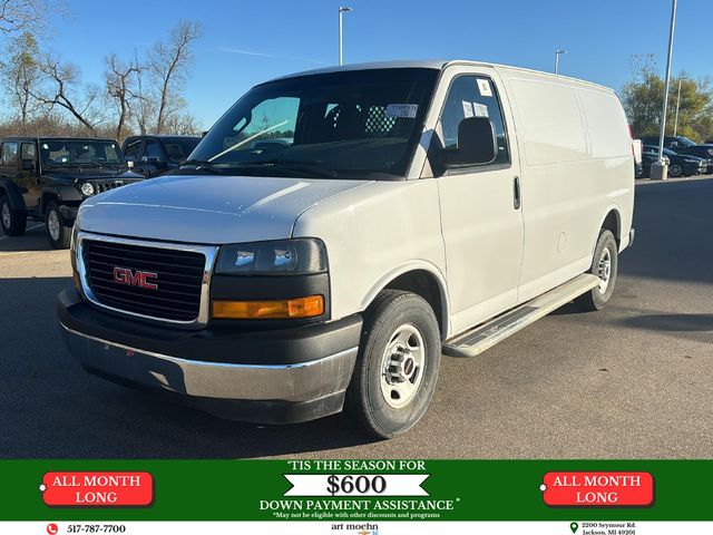 2018 GMC Savana Base