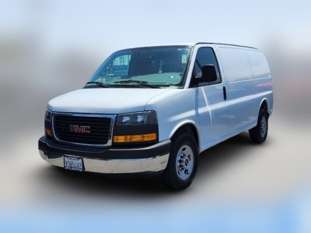 2018 GMC Savana Base