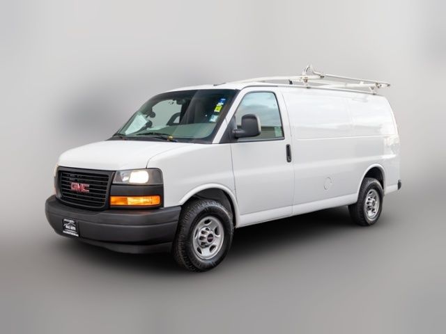 2018 GMC Savana Base