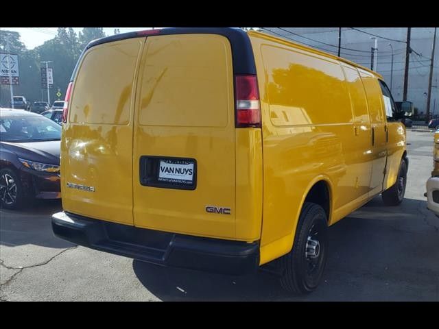 2018 GMC Savana Base