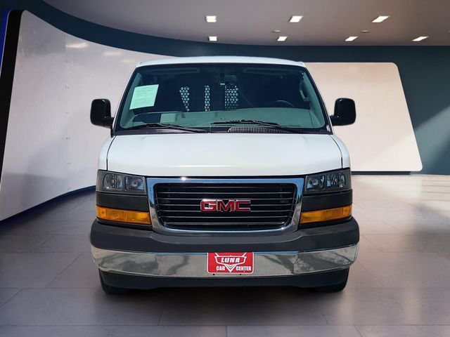 2018 GMC Savana Base