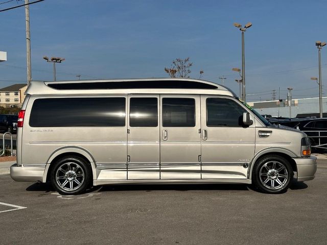 2018 GMC Savana Base