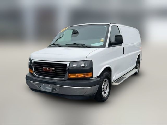 2018 GMC Savana Base