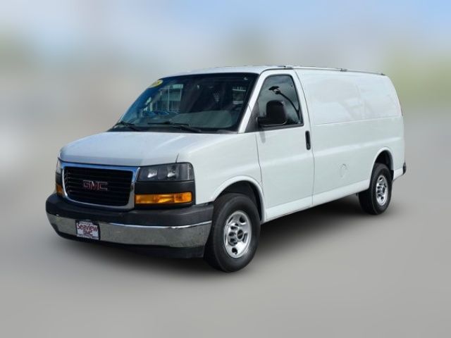 2018 GMC Savana Base