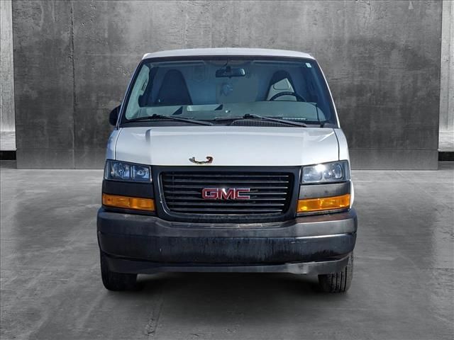 2018 GMC Savana Base