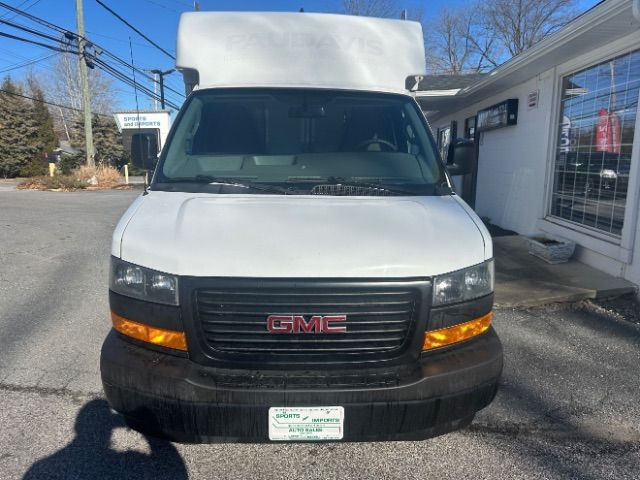 2018 GMC Savana Base