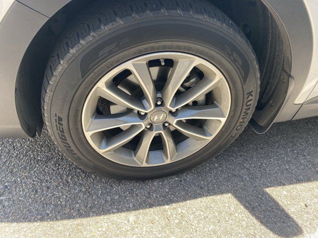 2018 Hyundai Santa Fe SE