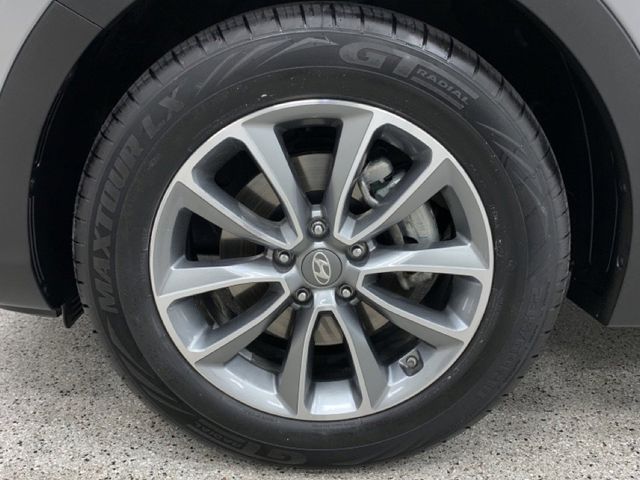 2018 Hyundai Santa Fe SE