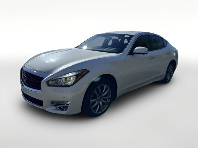 2018 INFINITI Q70 3.7 Luxe