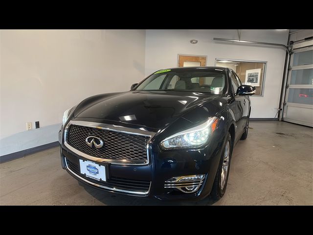 2018 INFINITI Q70 3.7 Luxe