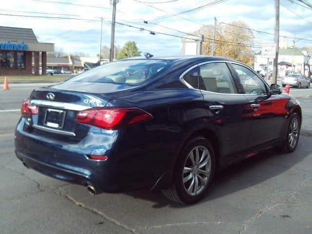 2018 INFINITI Q70 3.7 Luxe