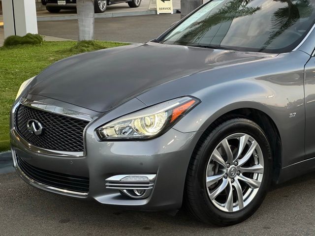 2018 INFINITI Q70 3.7 Luxe