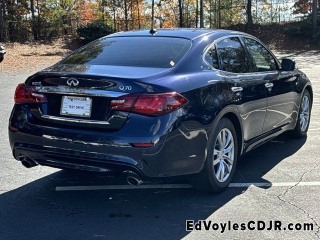 2018 INFINITI Q70 3.7 Luxe